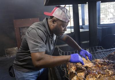 Rodney Scott S Bbq In Downtown Charleston Sets Sales Record Following Chef S Table Release Raskin Around Postandcourier Com