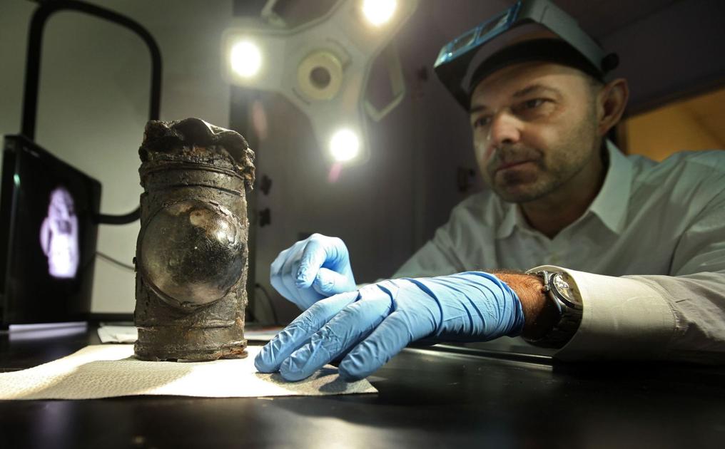 A burning Hunley mystery | Archives | postandcourier.com