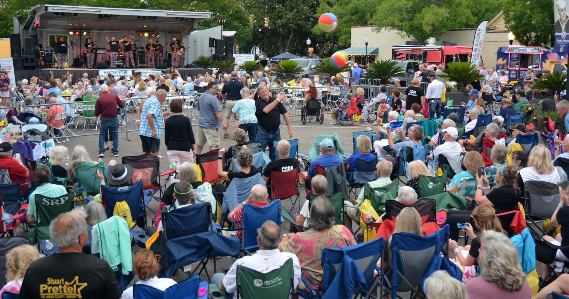 Weather cooperates, Medallions bring 'wonderful' soundtrack | Aiken Area News - Vimarsana News