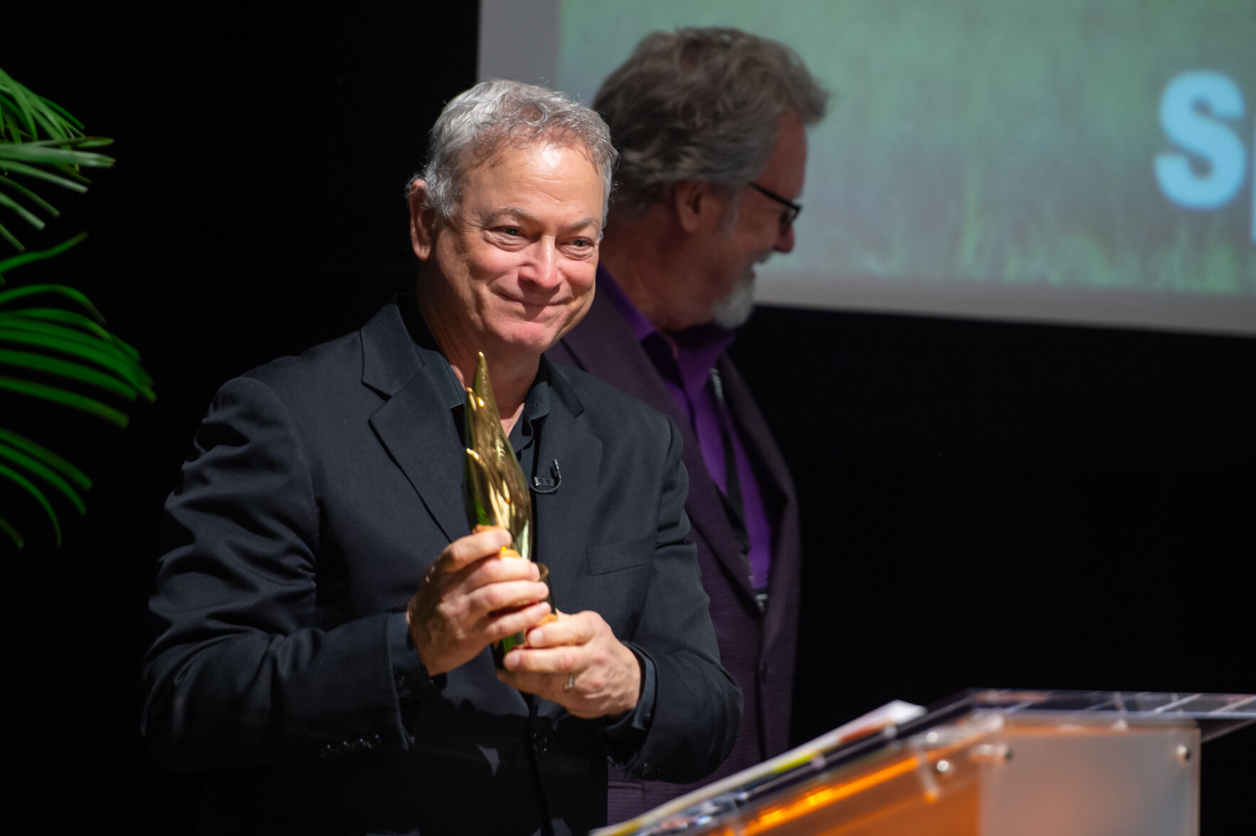 Gary Sinise presented Lifetime Achievement Award in Beaufort | Beaufort ...