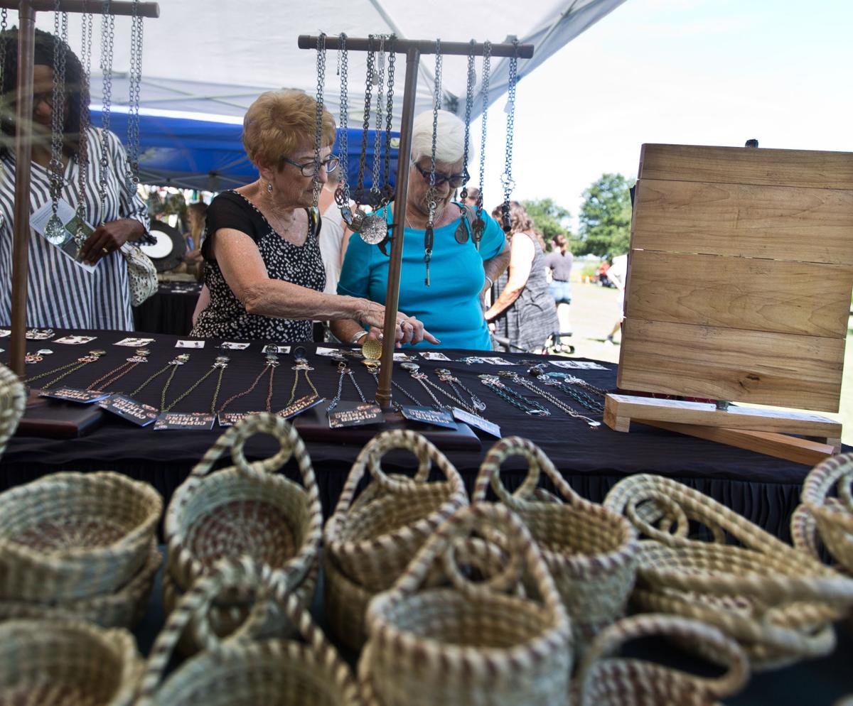 jewelryvendor.jpg