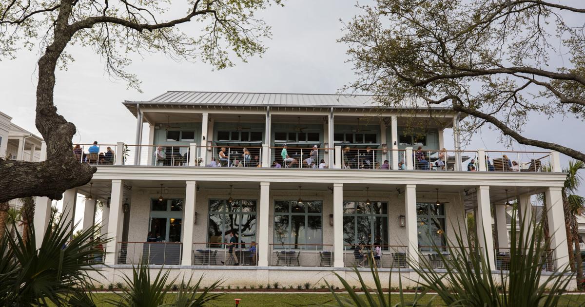 This waterfront bar on Daniel Island is the hotspot before Credit One concerts