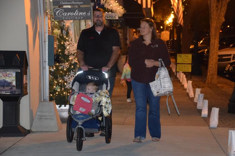 Festive Night of 1,000 Lights brings thousands of shoppers to downtown Aiken Aiken Area News