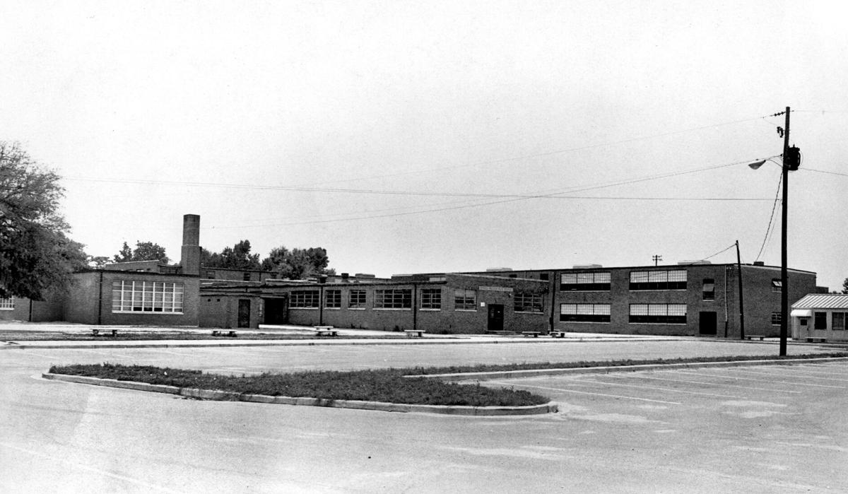 Bonds Wilson alumni and teachers recall integration of beloved Liberty