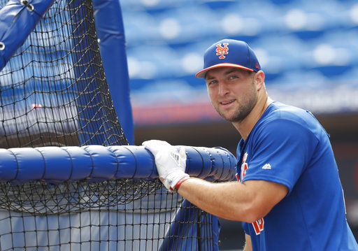 Tim Tebow draws crowds to Arizona Fall League