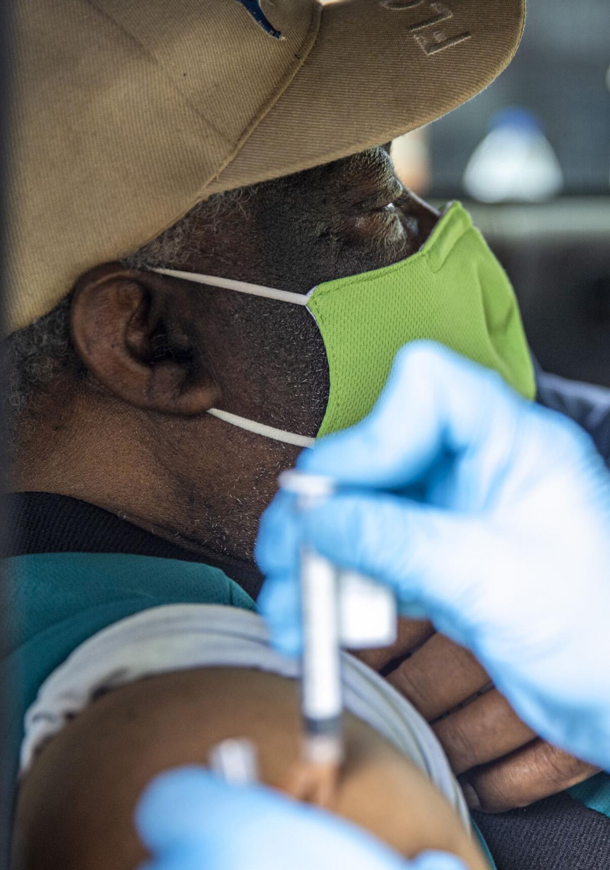 Wadmalaw vaccine10.JPG