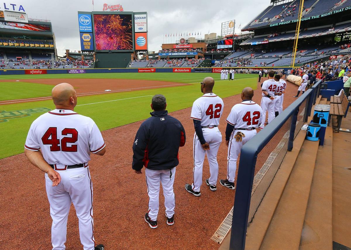 Braves Plan to Leave Turner Field for Suburbs - The New York Times