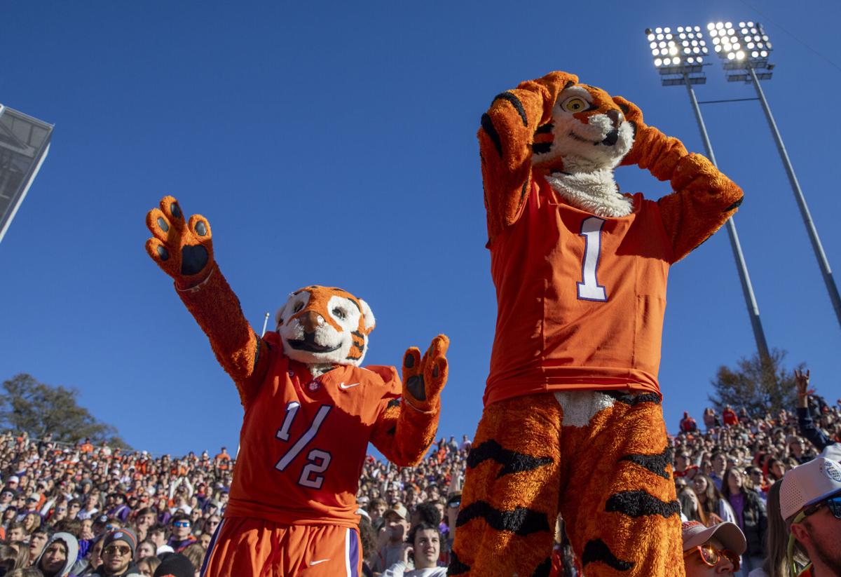 Newest CFP rankings show Gamecocks, Clemson probability | Sports |  postandcourier.com