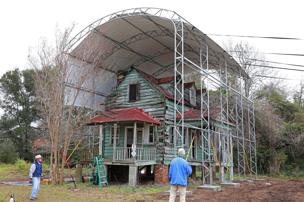 Historic Henry Hutchinson house on Edisto Island now a happy camper as
