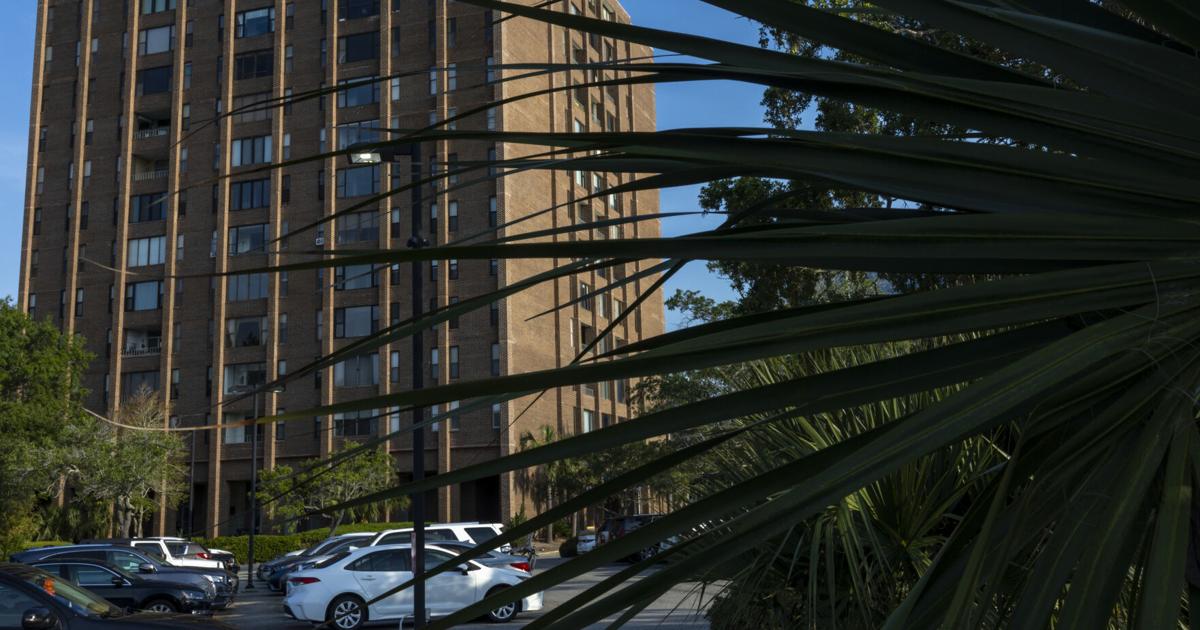 At Charleston’s Ashley House, aging widows and the property manager who ended up in their wills