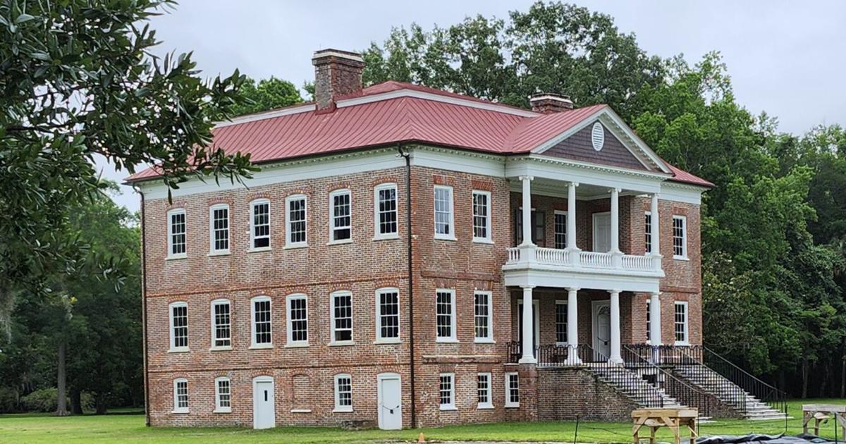 ARTS AND HUMANITIES: Drayton Hall: Lowcountry plantation rewrites the record