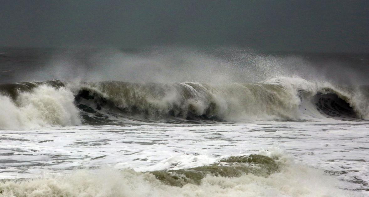 Mini tsunami in river
