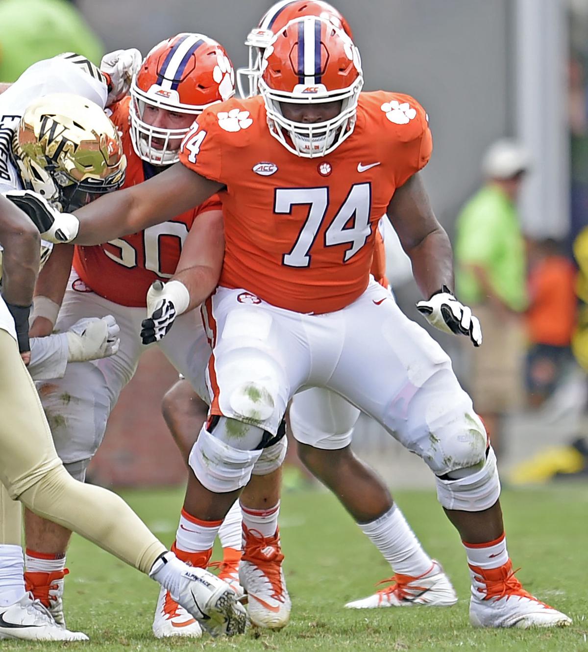 Clemson Freshman Defensive Tackle Tyler Davis Already Turning