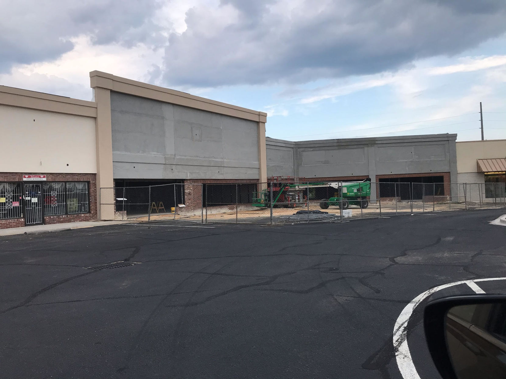 Walmart garners shop ferry auto center