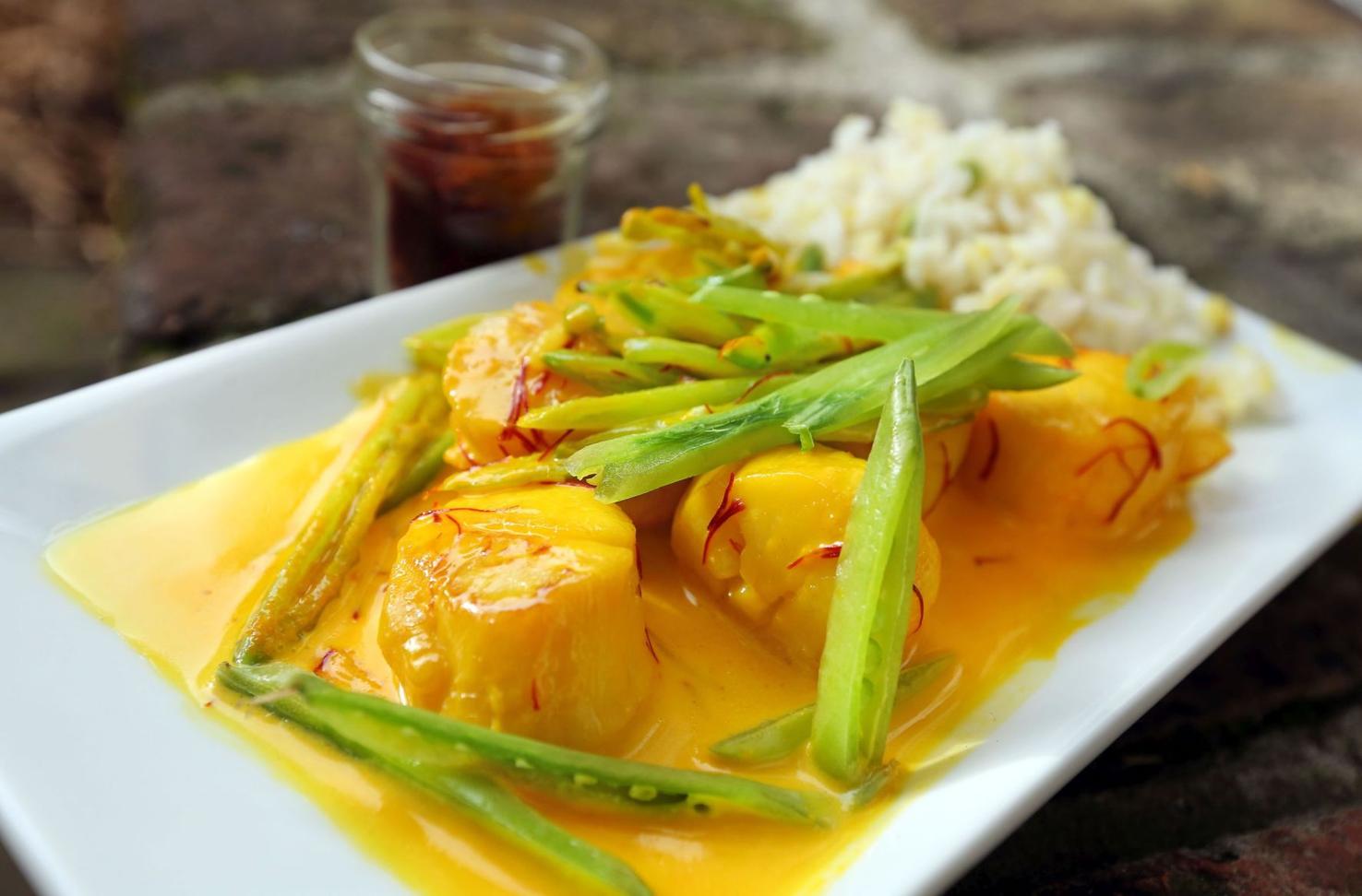 Video recipe of the week Scallops With Saffron Sauce Food