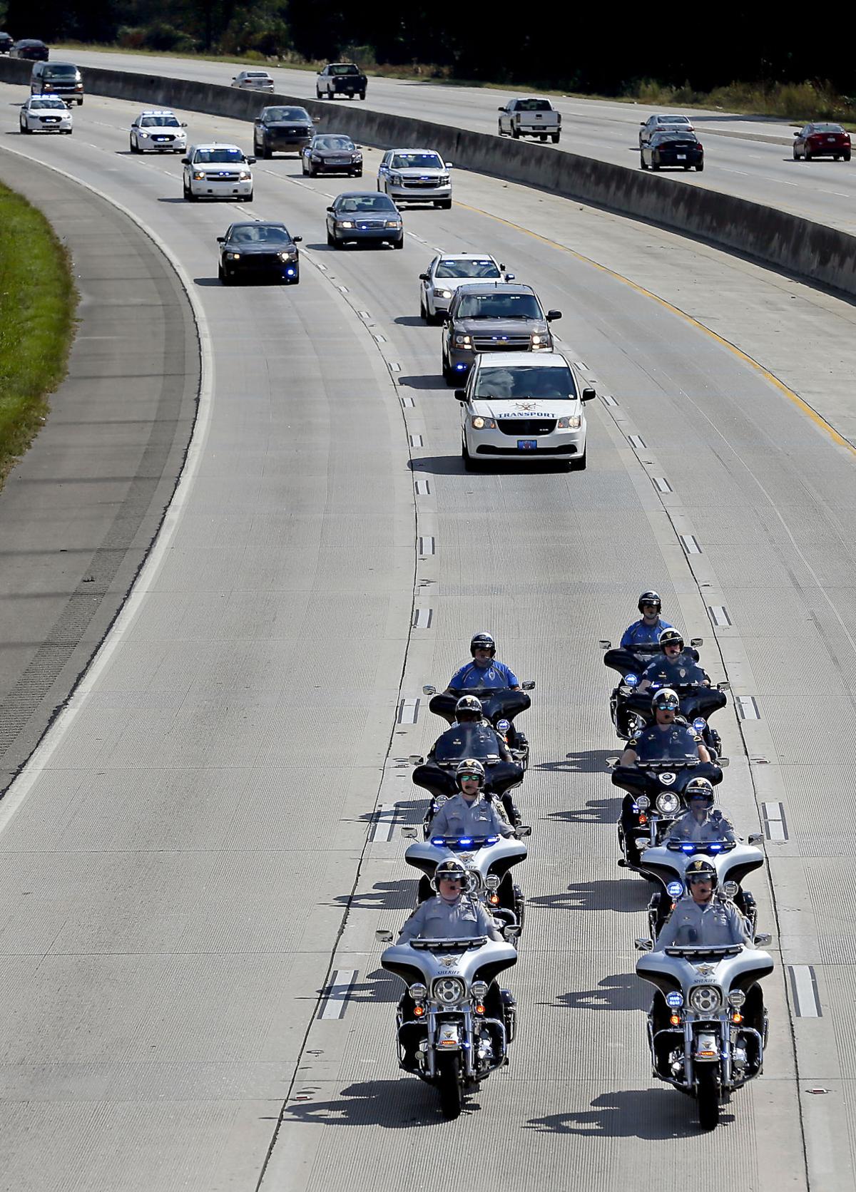 Motorcade on 26.jpg