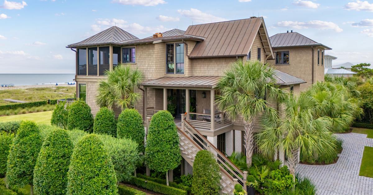 The waterfront house, selling for nearly $4,000 a square foot ...