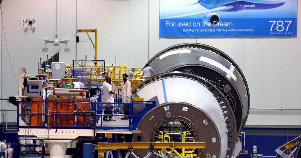 Boeing SC bereitet sich auf den Start vor, angetrieben von der ...