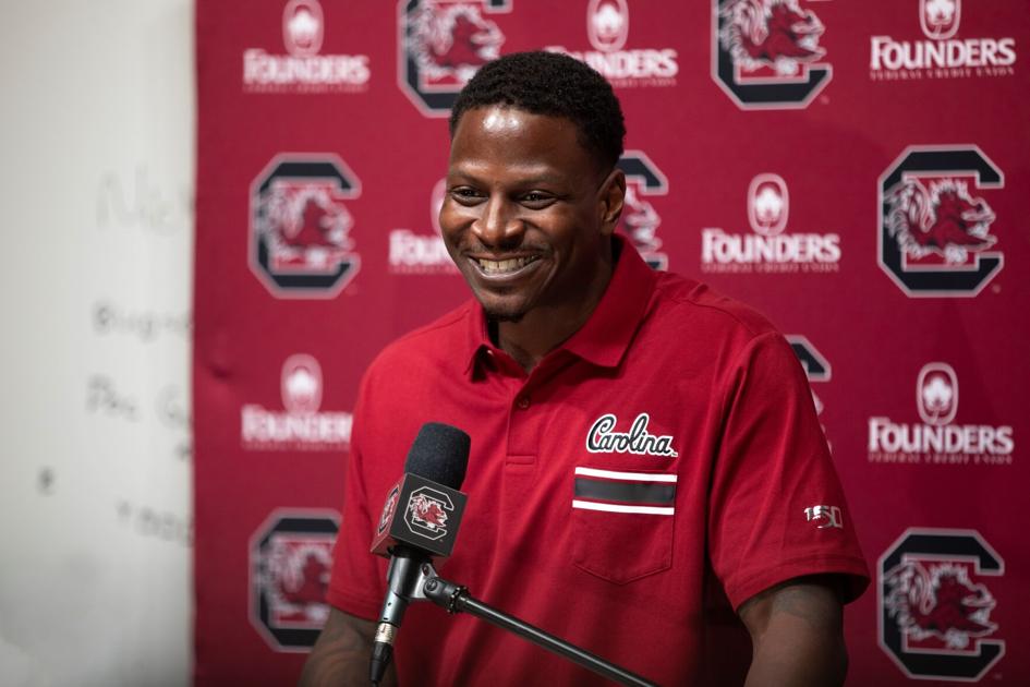 This assistant football coach from Gamecock may be the happiest guy on the USC team |  South Carolina