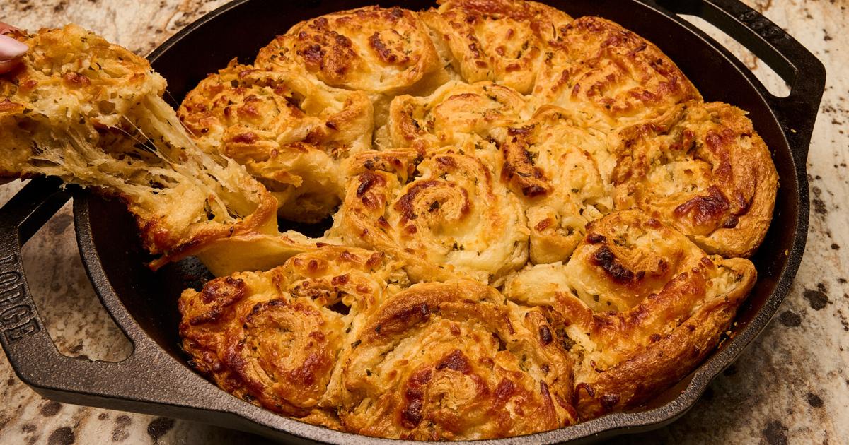 Crescent roll dough is the shortcut to this cheesy, garlicky shareable bread
