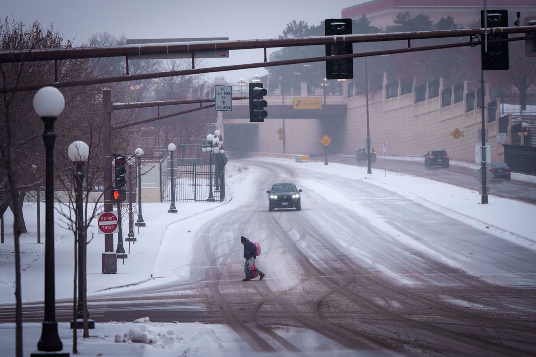 Wild US weather halts flights, dumps snow and knocks out power | Nation ...