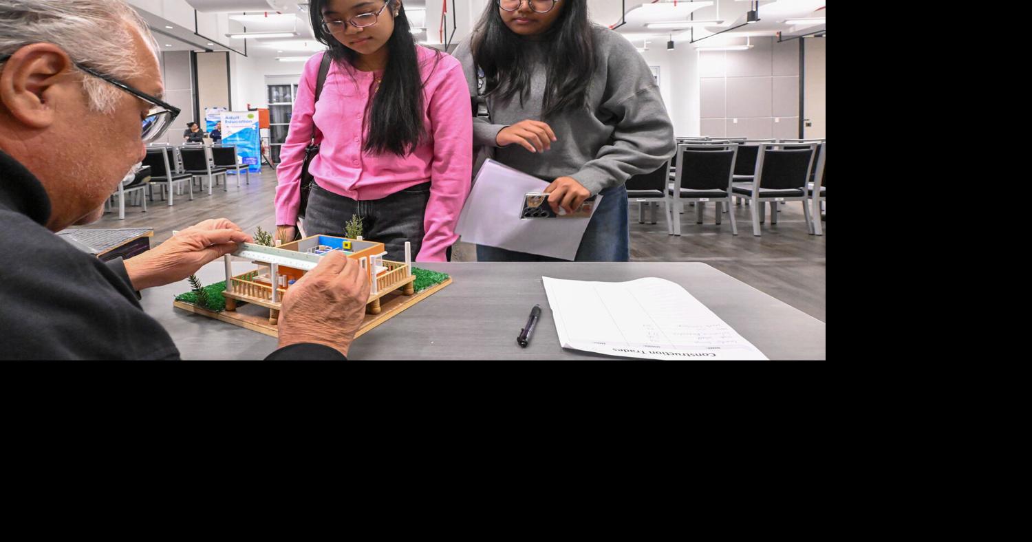 High School students explore options with parents at GCC's Family Roadmap event