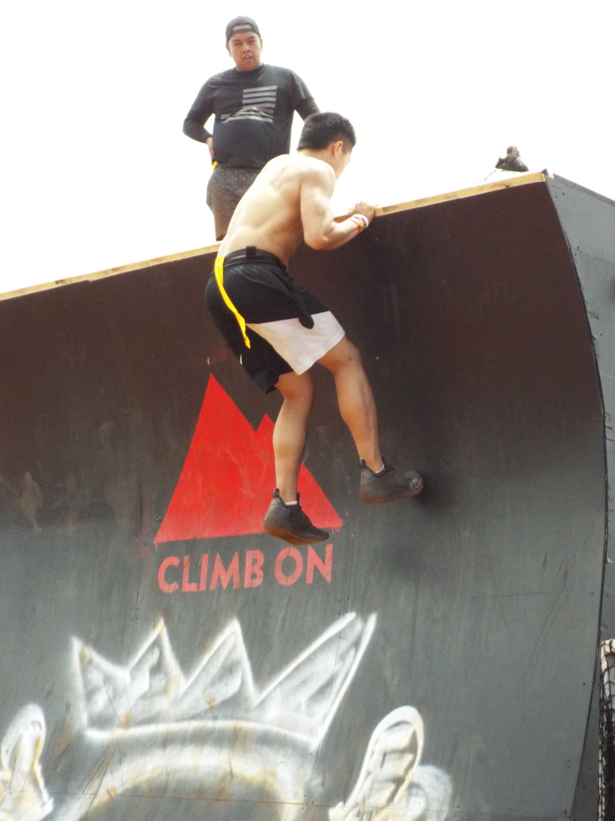 Zombies, humans tackle KONQER | Local Sports | postguam.com