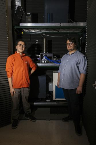 Chicago scientists are testing an unhackable quantum internet in their basement closet 2