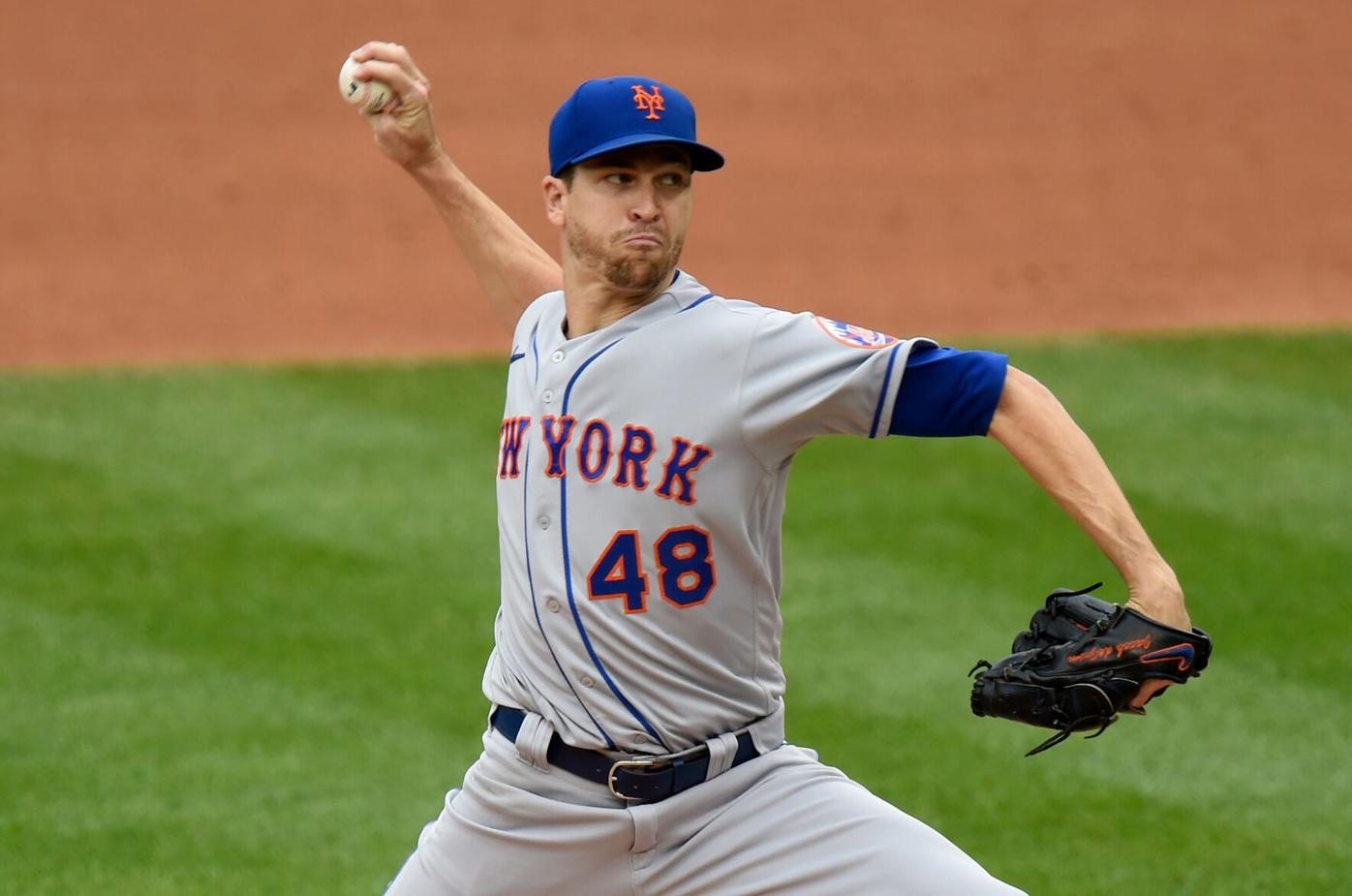 Mets' Jacob deGrom playing catch, no date on his return