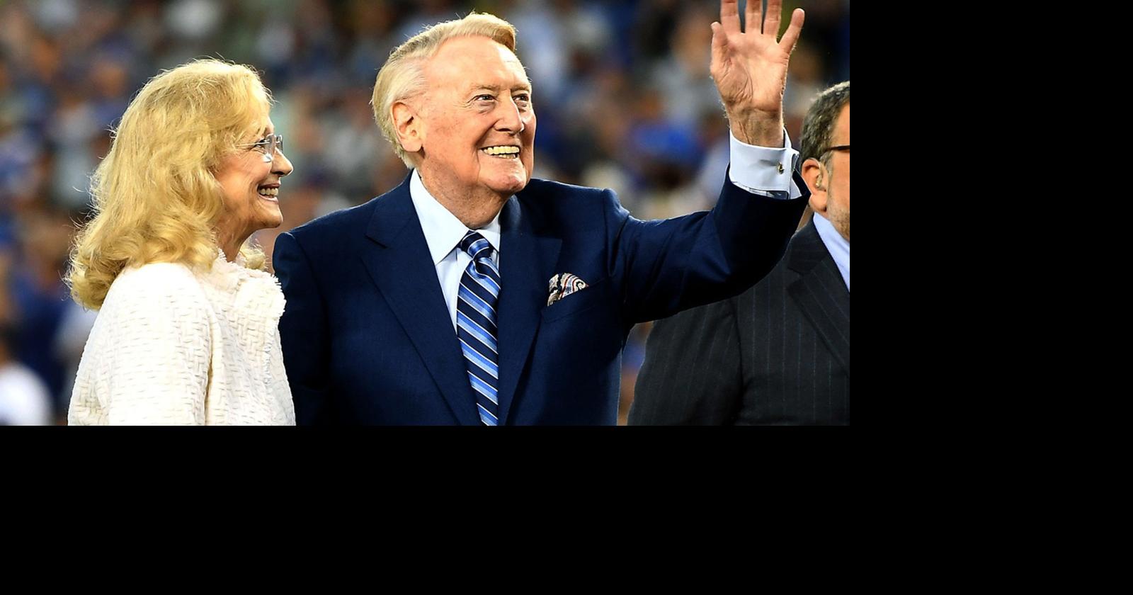 Hall of Fame broadcaster Vin Scully home from hospital after falling