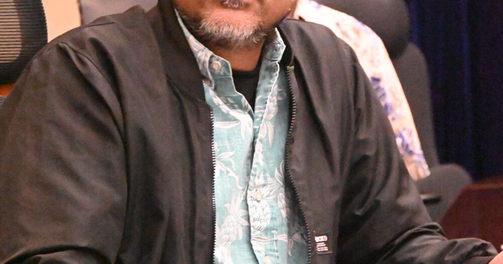 Decolonization commission digs in against Parkinson plan to open up plebiscite voting