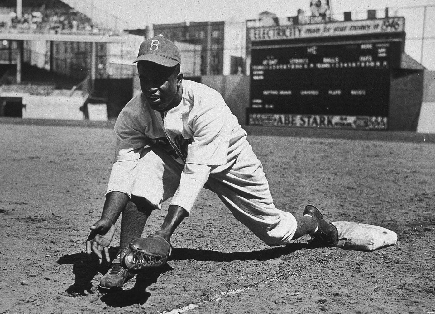Jackie Robinson makes his debut for the Montreal Royals of the  International League - This Day In Baseball