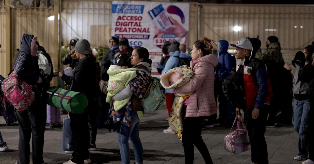 Federal judge bars Trump administration from expelling asylum seekers