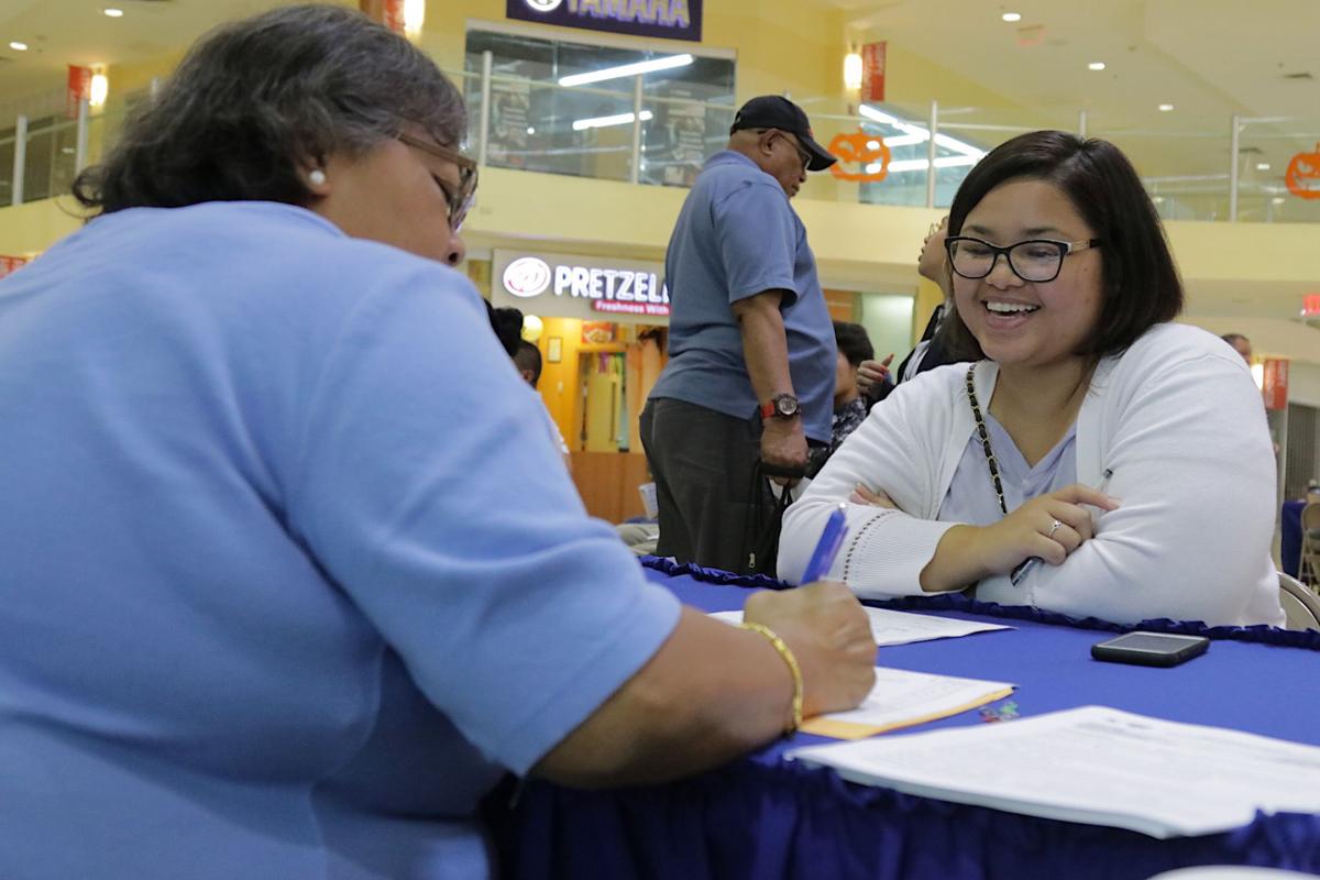 Census job fair draws hundreds Guam News