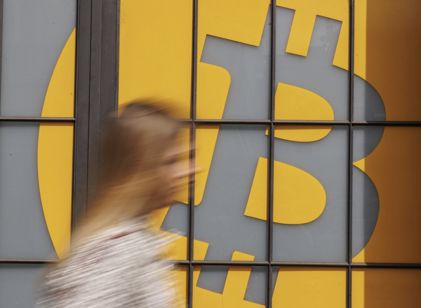 Bitcoin slips after best month of 2022 as traders weigh recovery | World  Business | postguam.com