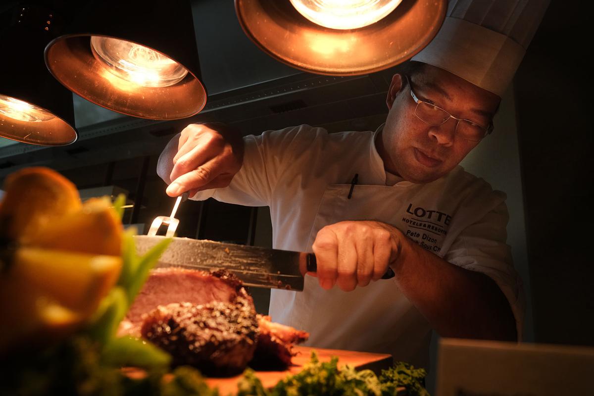 Celebrate your senses at the Lotte Resort Island Dinner Show