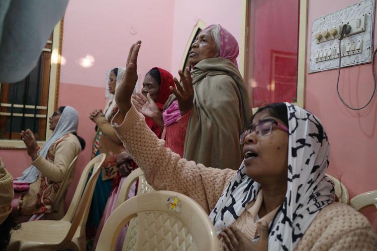 Hindu vigilantes spread wave  of attacks on India Christians 1