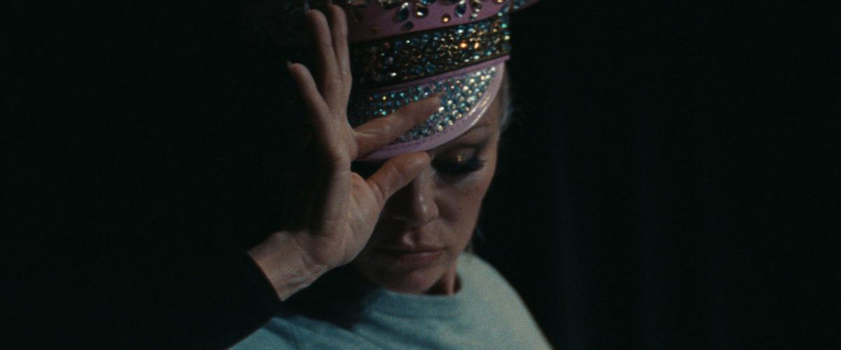 Pamela Anderson dazzles in Vegas drama ‘The Last Showgirl’