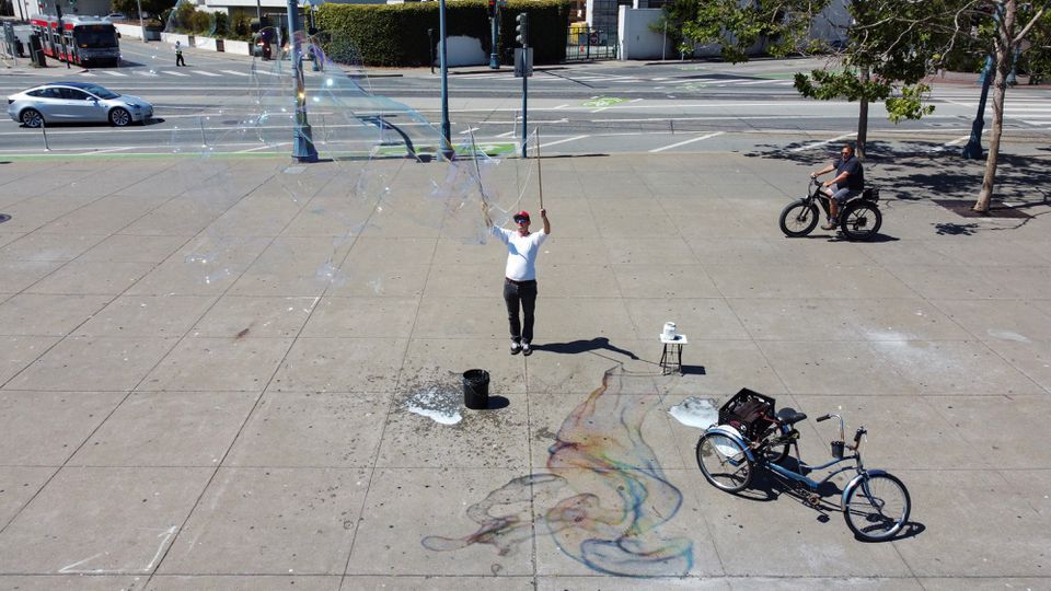 'Bubble man' brings joy to the streets of San Francisco Lifestyle