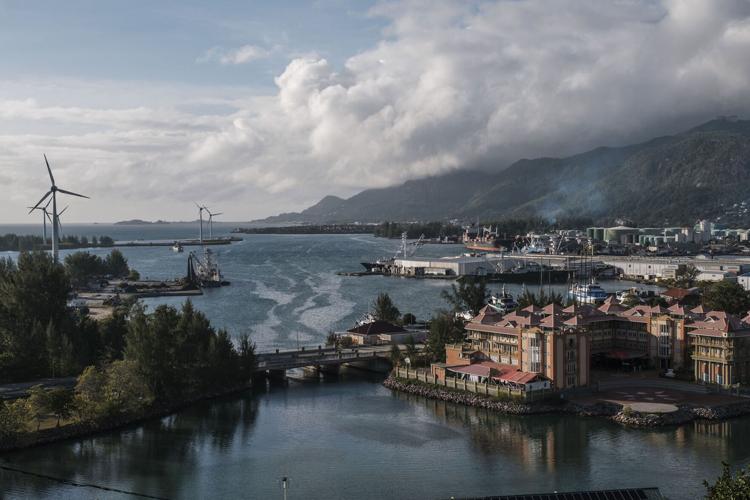 In China's shadow, US rushes back to neglected Indian Ocean island