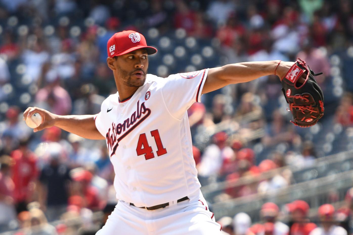 MLB fan at Nationals-Padres game uses Heimlich to save choking man