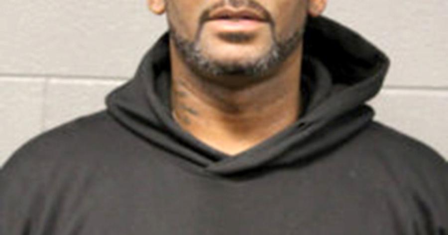 A cursing, screaming, crying R. Kelly refuses to back down in explosive ...