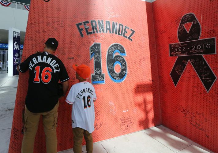 Jose Fernandez Poses After 1st Career Homer Against Braves