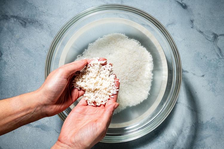 How to cook rice on the stove