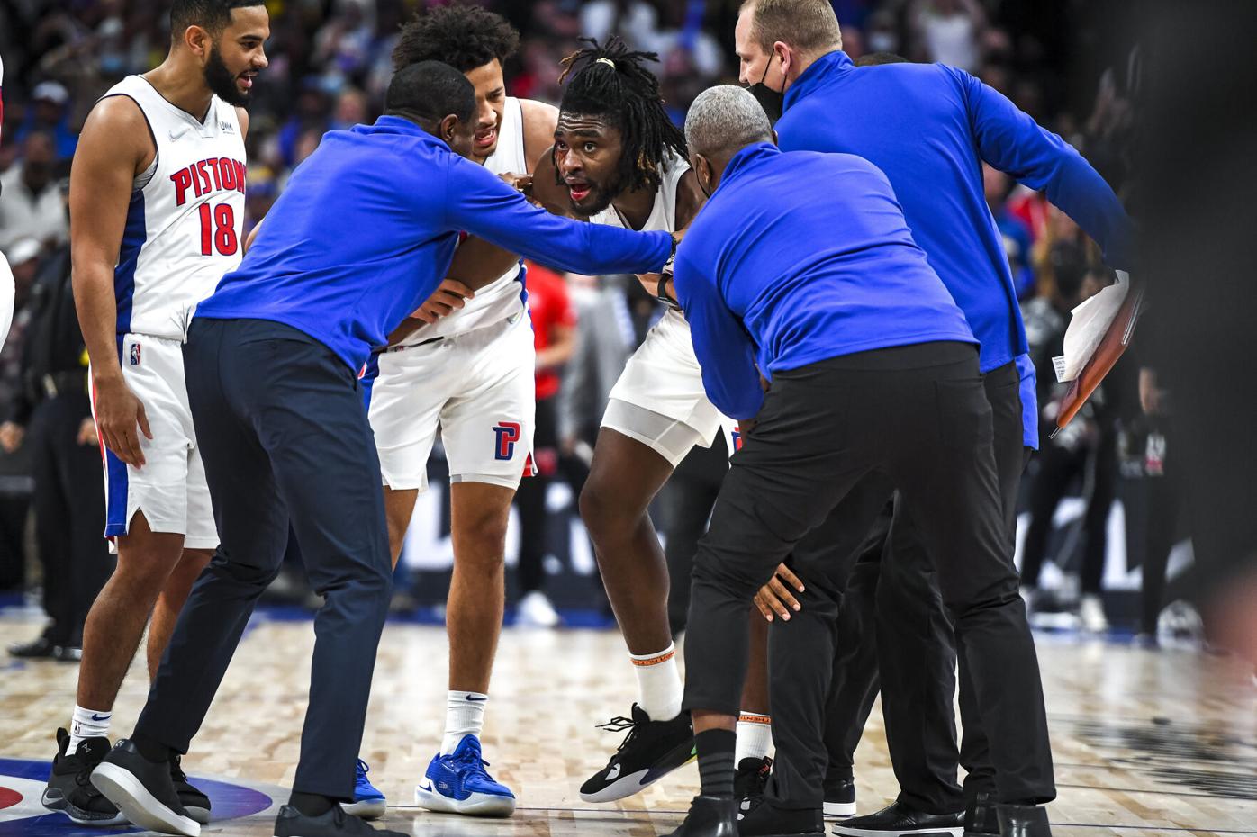 Lakers LeBron James, Pistons forward Isaiah Stewart ejected after  altercation