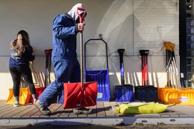 Bomb cyclone' expected to dump snow in NYC, bring blizzards ...