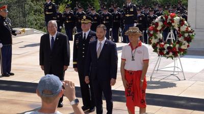 Wreath laid at Tomb of the Unknown Solider