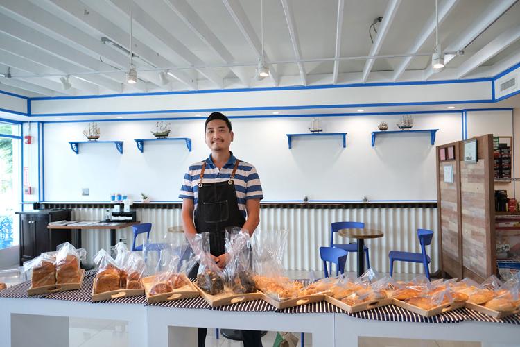 Step aboard the Mayflour for artisan coffee and authentic Korean pastries