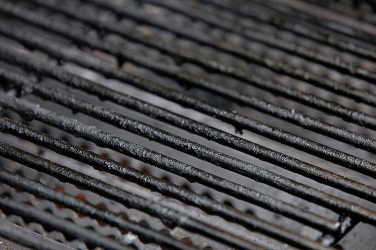 Cleaning Stainless Steel Grill Grates in Simple Ways