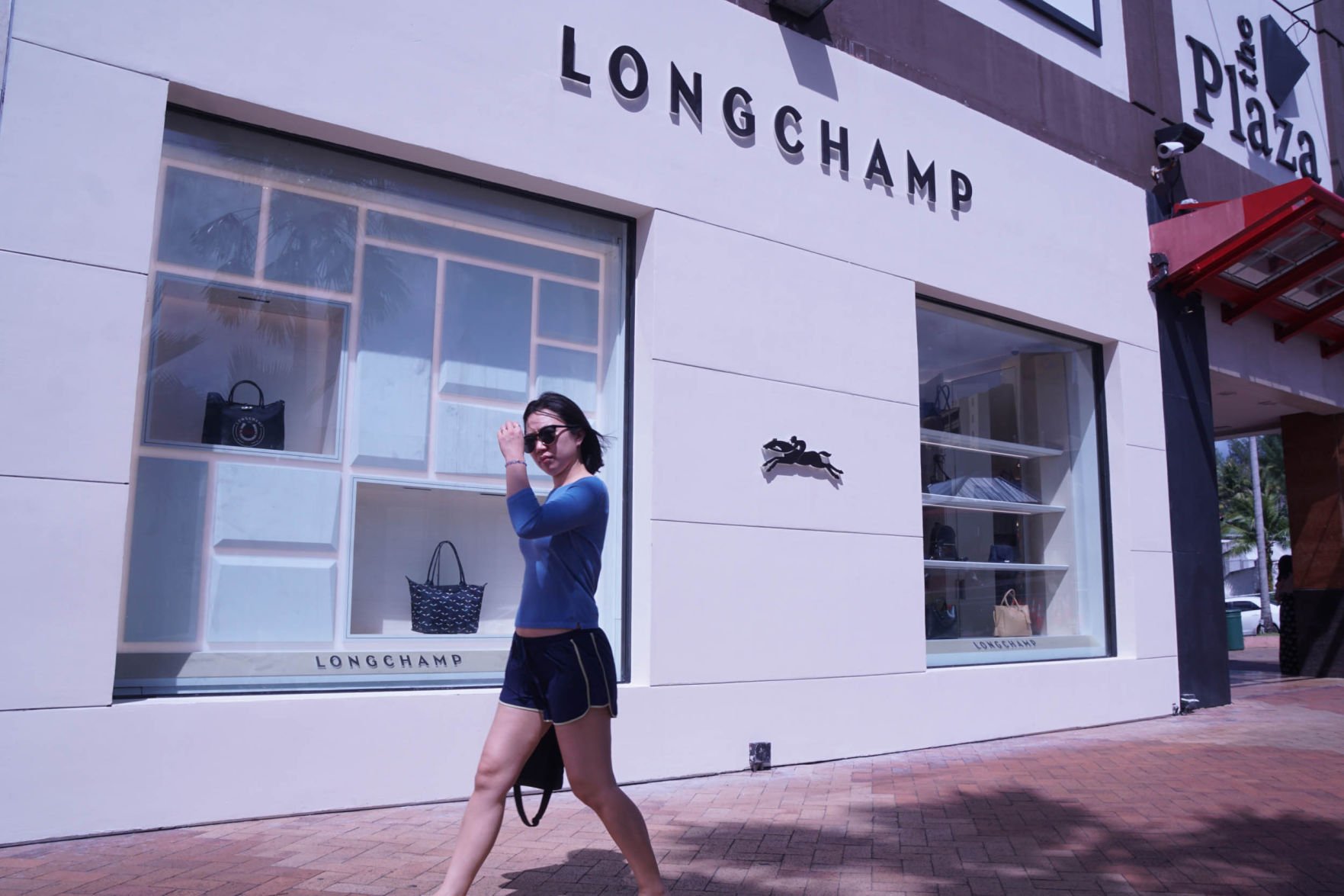 Longchamp guam discount